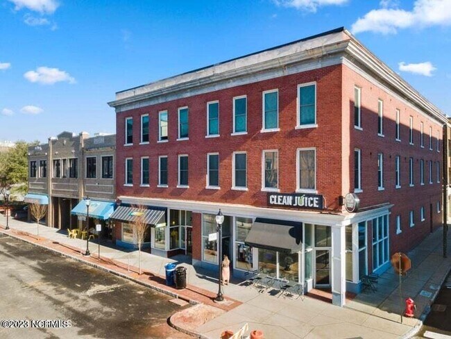 Building Photo - 304 N Front St