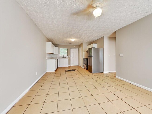 Building Photo - 6112 Green Acres Dr SW