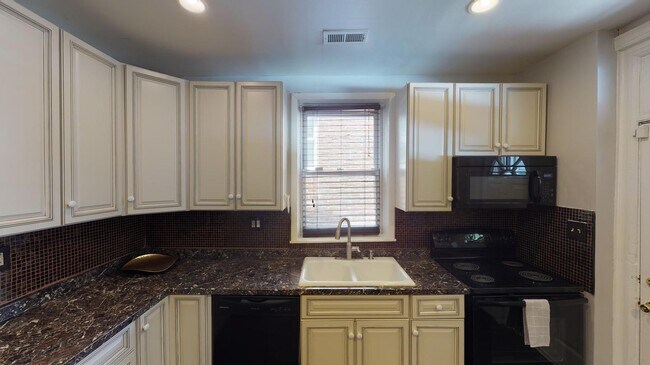 Foto del edificio - 2411 1st St NW