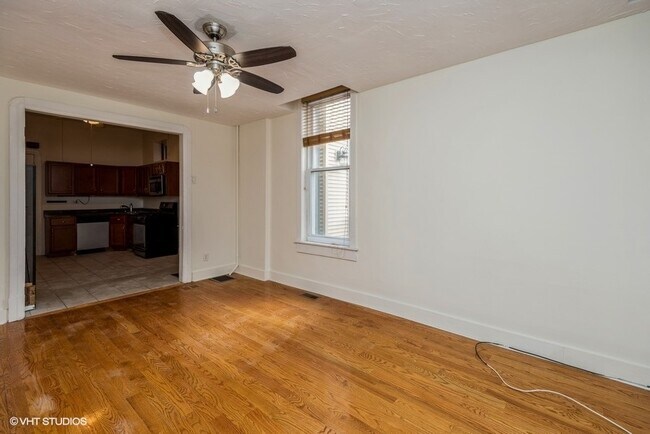 Foto del edificio - 2248 N Southport Ave