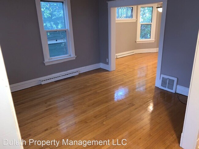 Building Photo - 4 br, 1 bath House - 426 N 12th Ave E