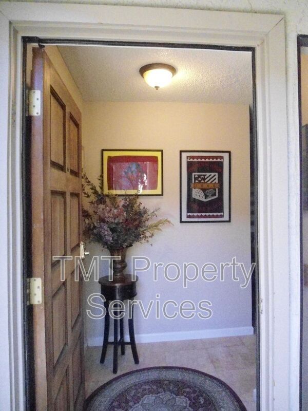 Foto del edificio - 1370 Tourney Hill Ln