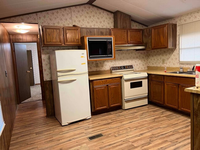 Building Photo - 27 St Joe Trailer Ct
