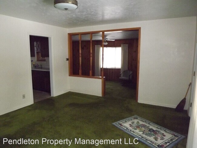 Foto del edificio - 3 br, 1 bath House - 453 E Darwin Street