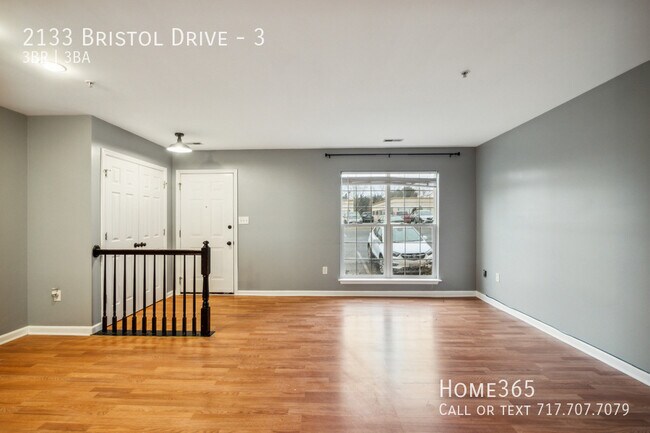 Foto del edificio - Three Bedroom Townhome Avington Park Commu...