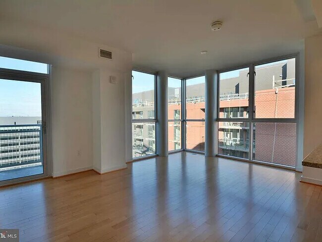 Foto del edificio - 1025 1st St SE