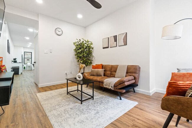 Foto del edificio - 521 Alpine Ave