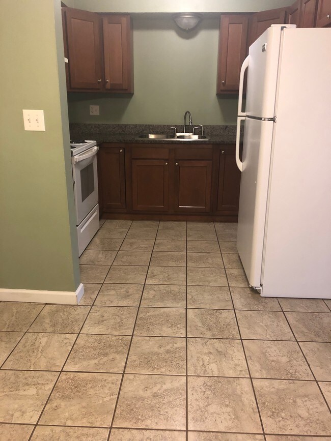 Building Photo - Woodland Oaks 2 Bedroom - $200 MOVE IN BONUS!
