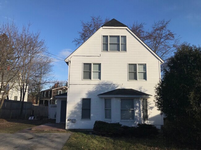 Building Photo - 47 Maplewood St