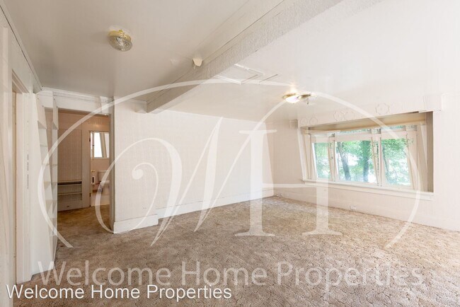 Building Photo - 916 Penrose Ave