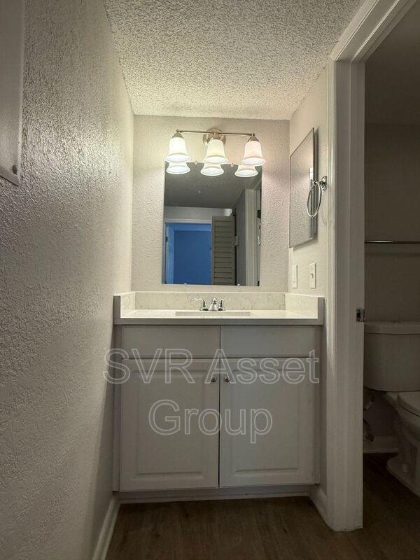 Foto del edificio - 100 Fairway