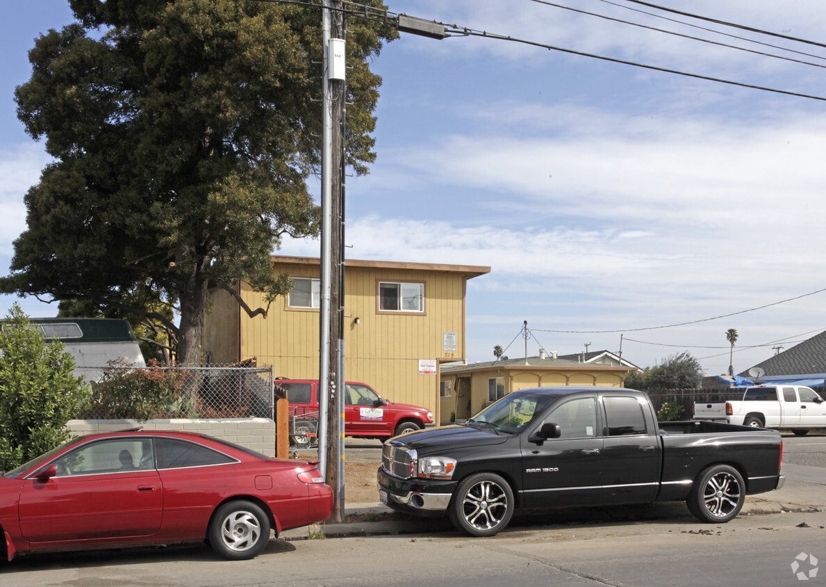 Foto del edificio - 715 Elkington Ave