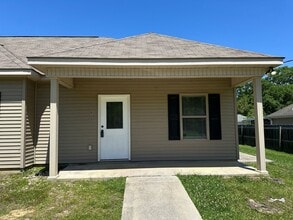 Building Photo - 103-0 Tina Dr