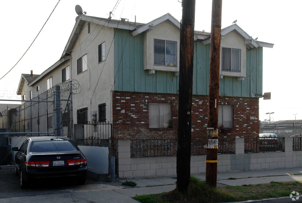 Building Photo - 10904 S Burin Ave