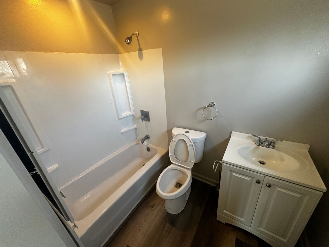 Foto del edificio - 4104 St Joseph Ave