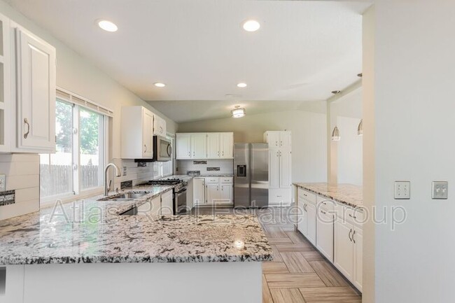 Foto del edificio - 3744 S Mission Pkwy