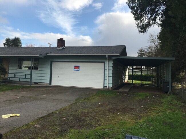 2 car garage and single carport - 1649 Menlo Loop