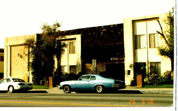 Foto del edificio - Whitsett Gardens