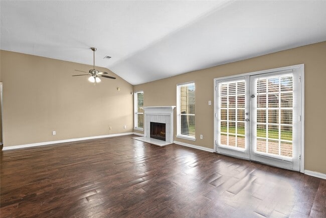 Building Photo - 17819 Scenic Oaks Dr