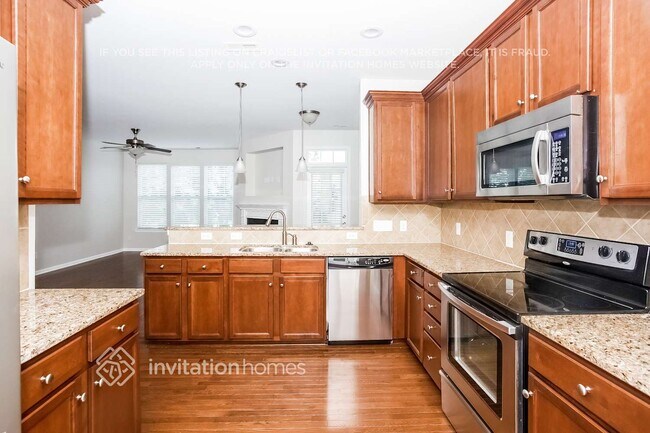 Foto del edificio - 890 Windy Falls Dr