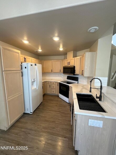 Building Photo - 2159 Golden Eagle Ct