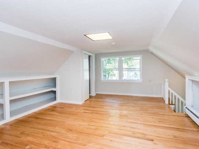 Building Photo - 2 bedroom in Salem MA 01970