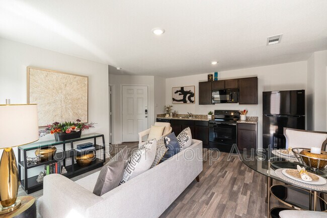 Building Photo - 925 Burgan St