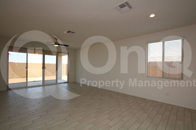 Building Photo - 2068 E Escondido Pl