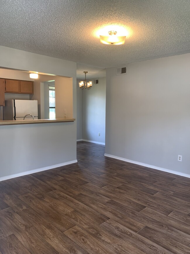 Building Photo - Chestnut (460)