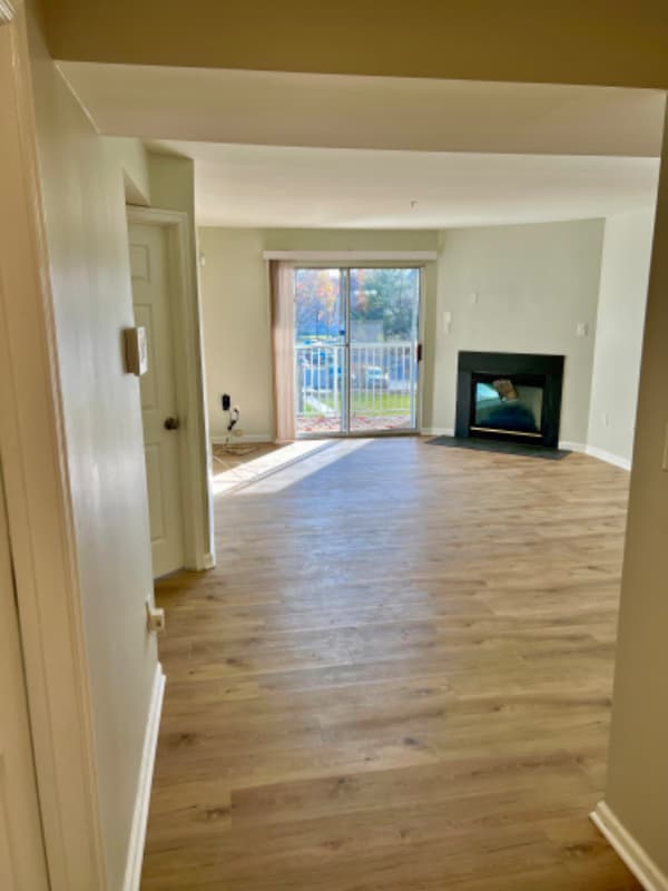 Building Photo - 14000 Farnsworth Ln