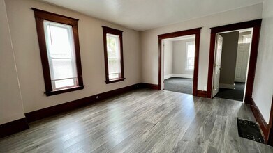 Building Photo - 860 10th St NW