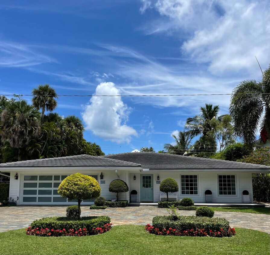 Primary Photo - 566 NW 7th Ave