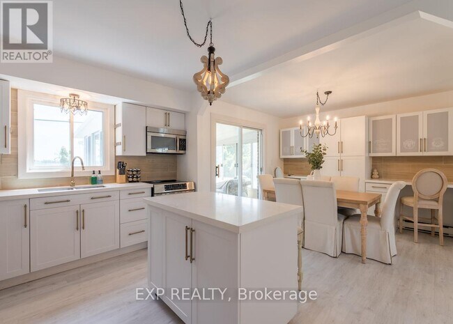 Photo du bâtiment - 150 Bayview Dr