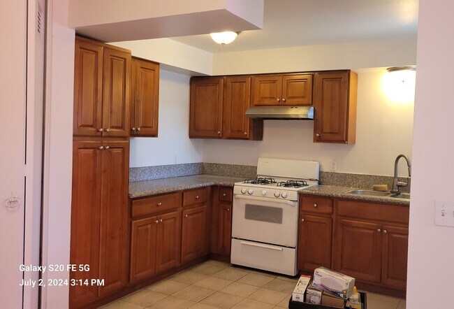 Building Photo - 614 N Moraga St