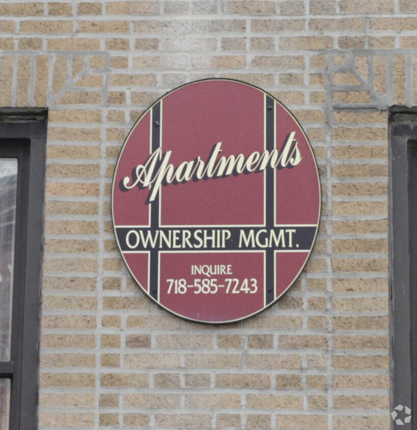 Foto del edificio - 2444 Valentine Ave