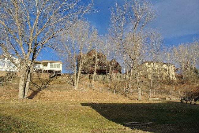 Building Photo - 3 Bedroom House!
