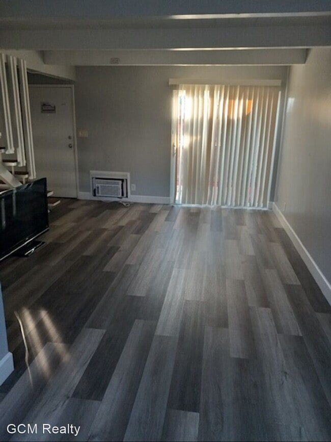 Building Photo - 2 br, 1 bath House - 1560 Pine St #3