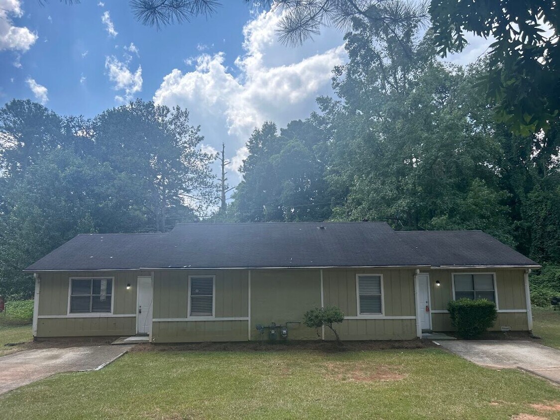 Primary Photo - 1310-1312 Crystal Lake Road