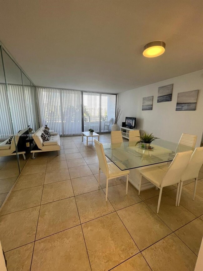 Building Photo - 3505 S Ocean Dr