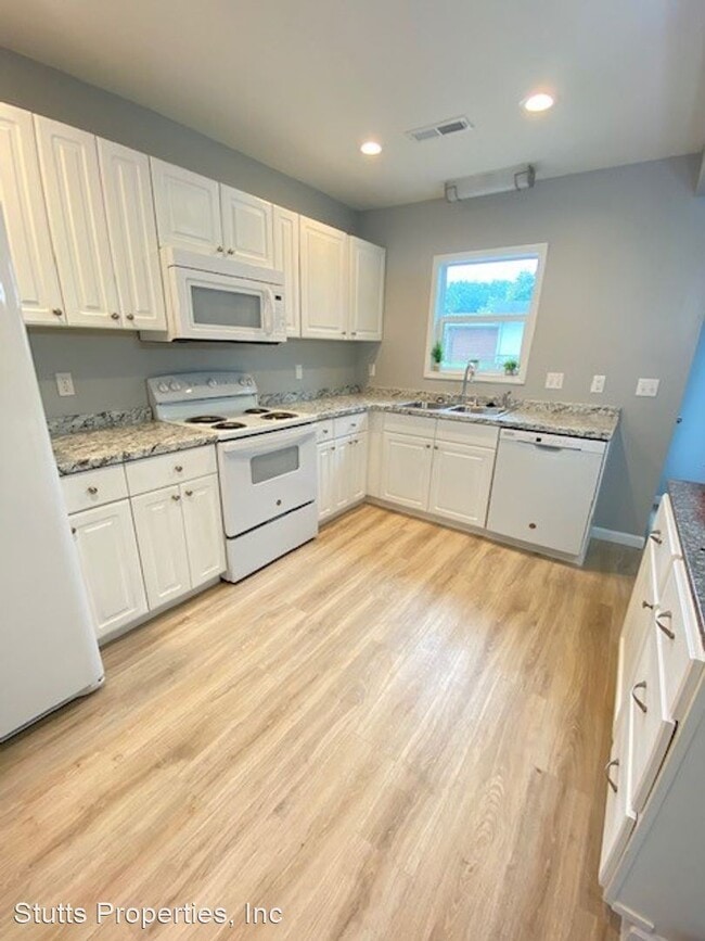 Building Photo - 3 br, 2 bath House - 108 Village Drive