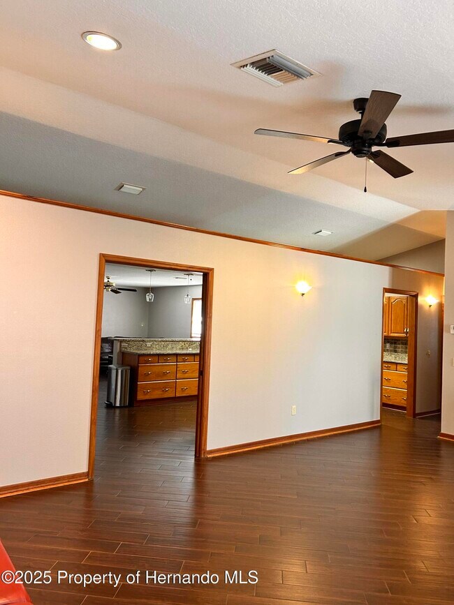 Building Photo - 2284 Champlain Ave