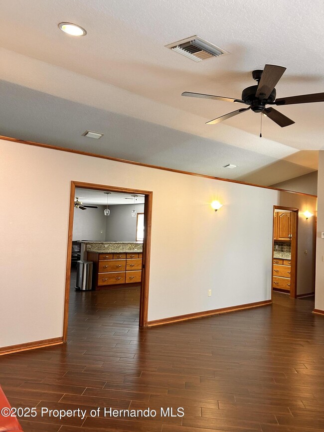 Foto del edificio - 2284 Champlain Ave