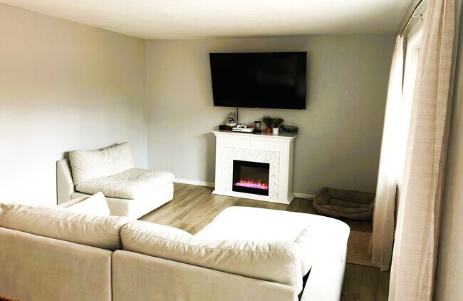Living room - 231 Bohl Ave