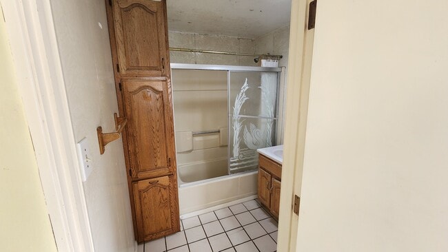 Building Photo - 258 Granada Ave