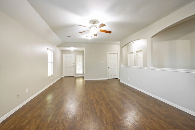 Foto del edificio - 14918 Huntington Willow Ln