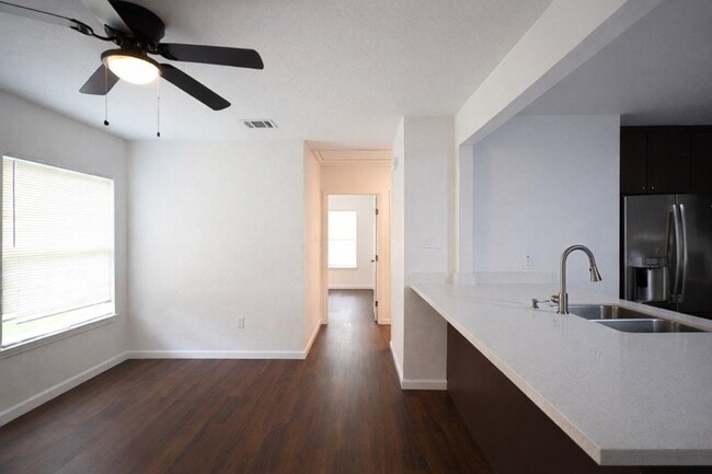 Foto del edificio - 916 Parkway Dr