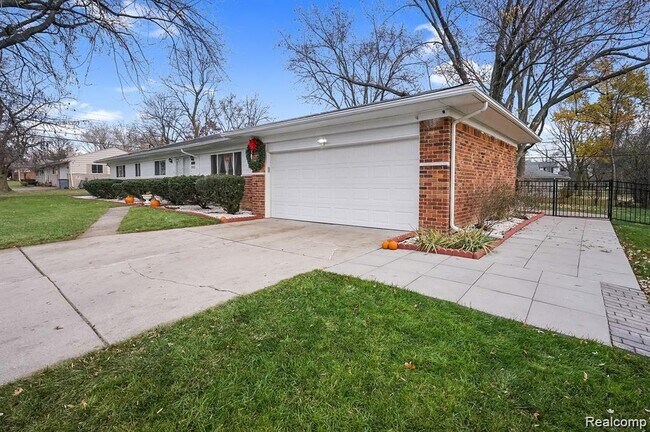 Foto del edificio - 2653 Berry Dr