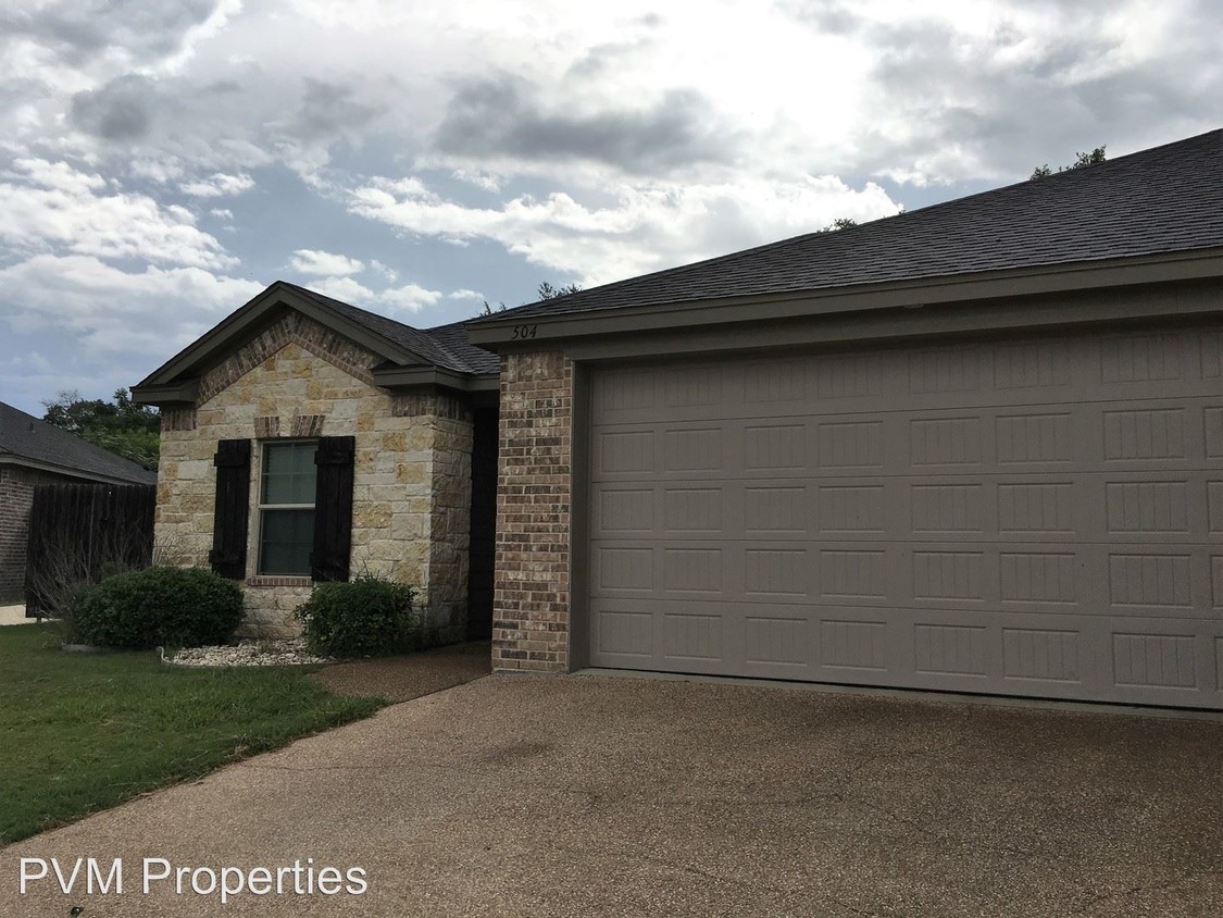 Primary Photo - 502 Stoneridge Dr