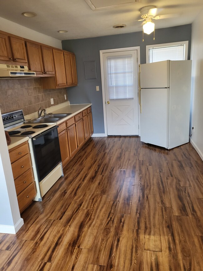 Kitchen - 120 Cindy Ln