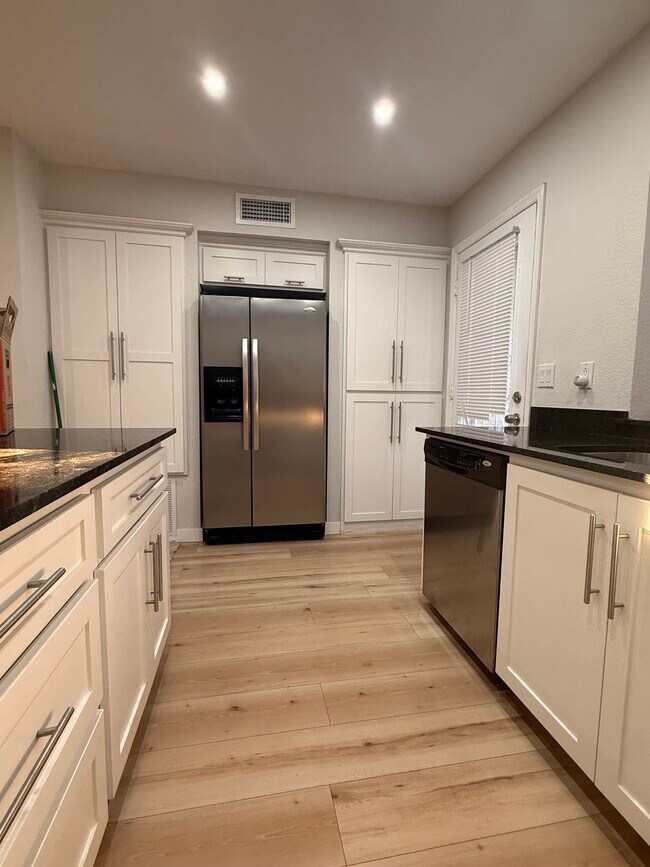 Cocina - 5704 E Aire Libre Ave